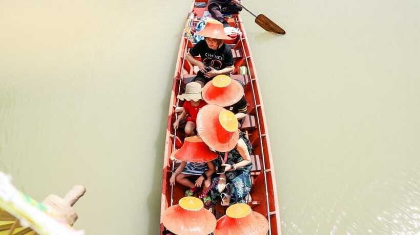 Pattaya: Buddha, Floating Market, Gems Museum Tour & Lunch - Laser Buddha Mountain or Kai Chi Chan: A Stop Worth Confirming